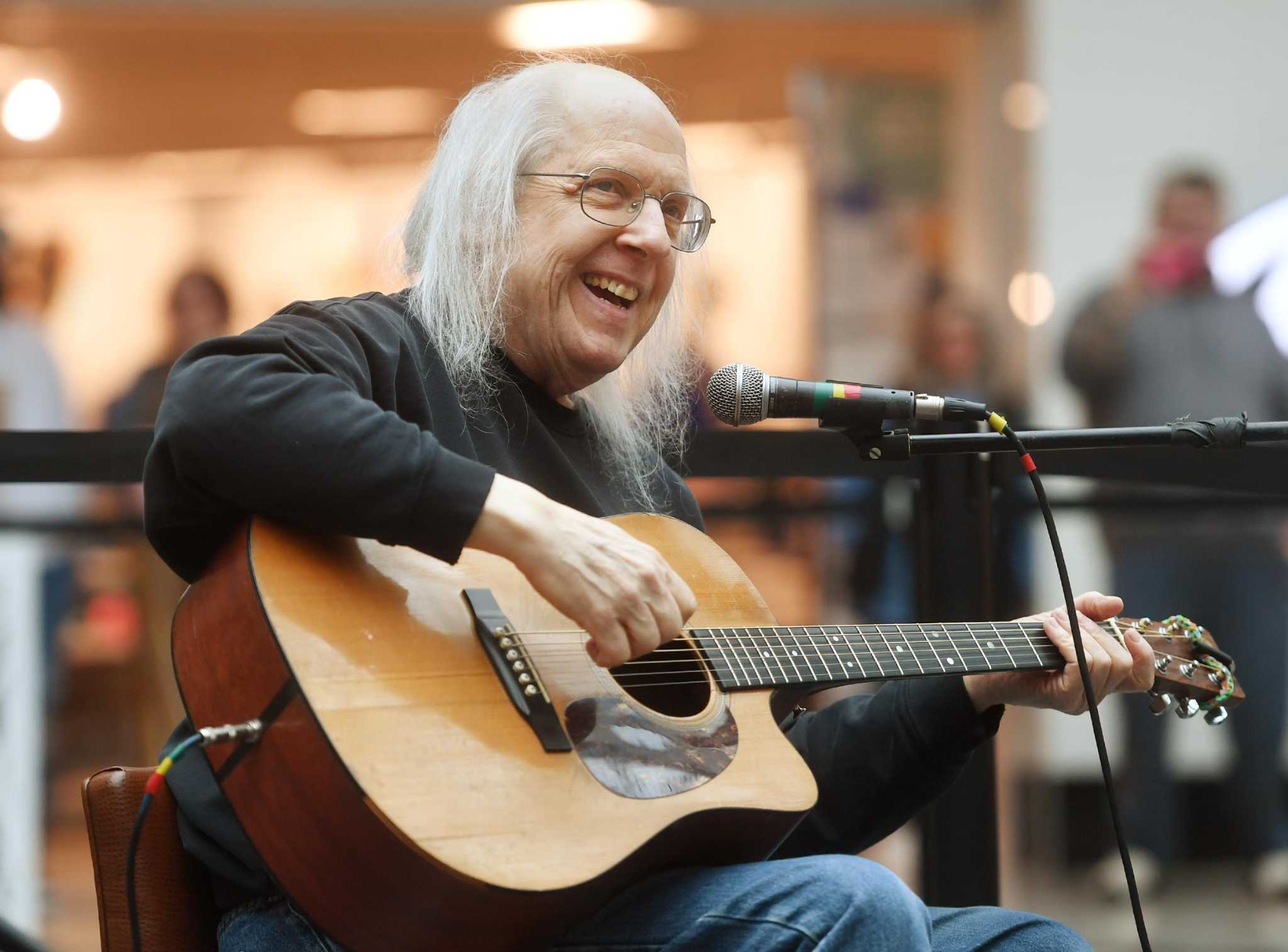 Flash mob makes musical magic in honor of retired Shelton teacher - Vimarsana News