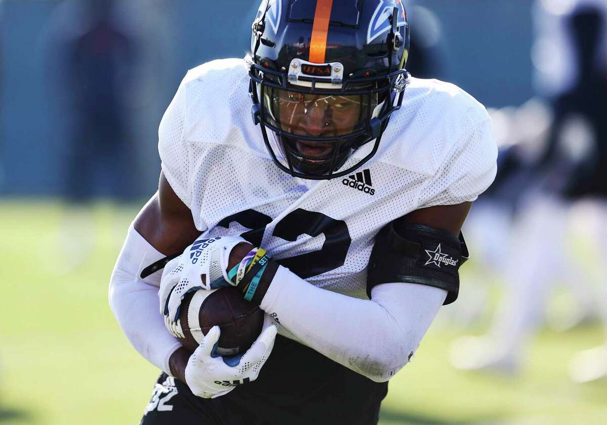 UTSA's Tariq Woolen ties for fourth-fastest time ever at NFL Combine