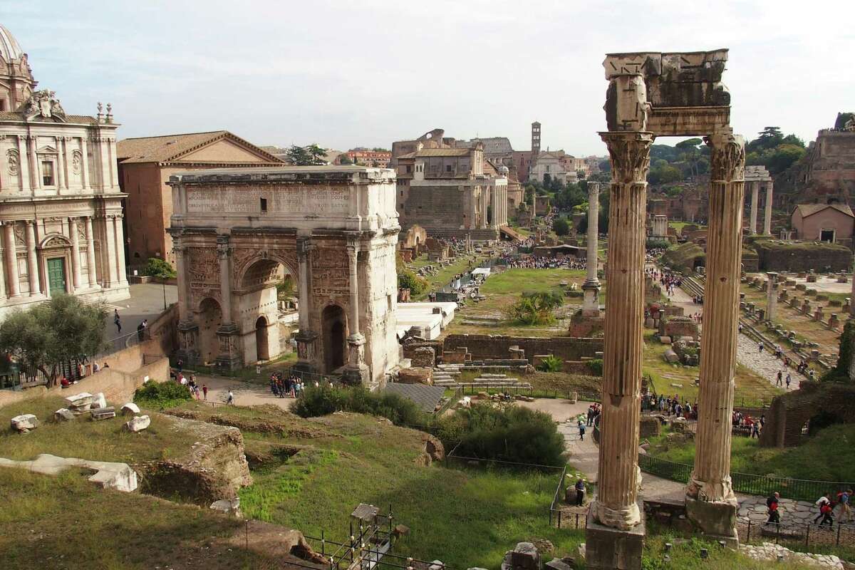 The Forum in Rome, with the ruins of the Arch of Septimius Severus (left) and the Temple of Saturn in the foreground. An attack by Mithridates VI of Pontus in 89 B.C. on Rome’s territory in Asia Minor disrupted the Roman economy.