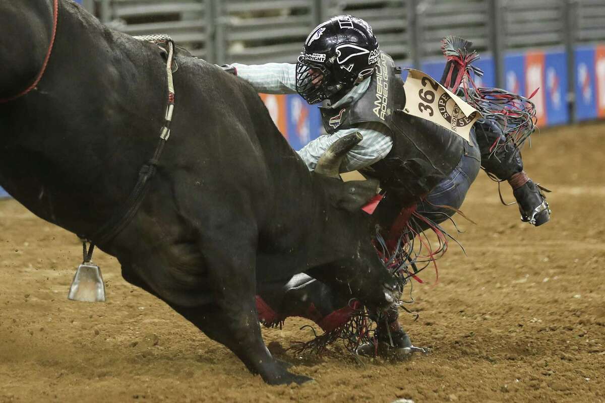 Photos: Sunday's action at RodeoHouston