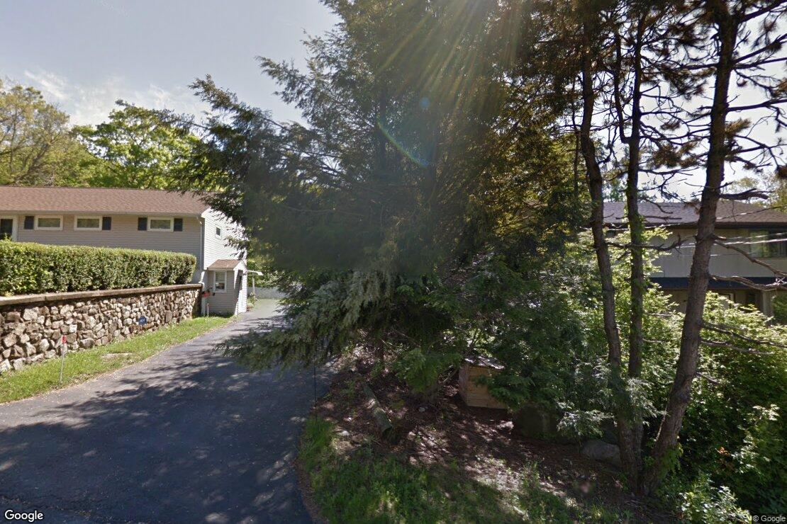 Duplex in Waterbury sells for 186,100