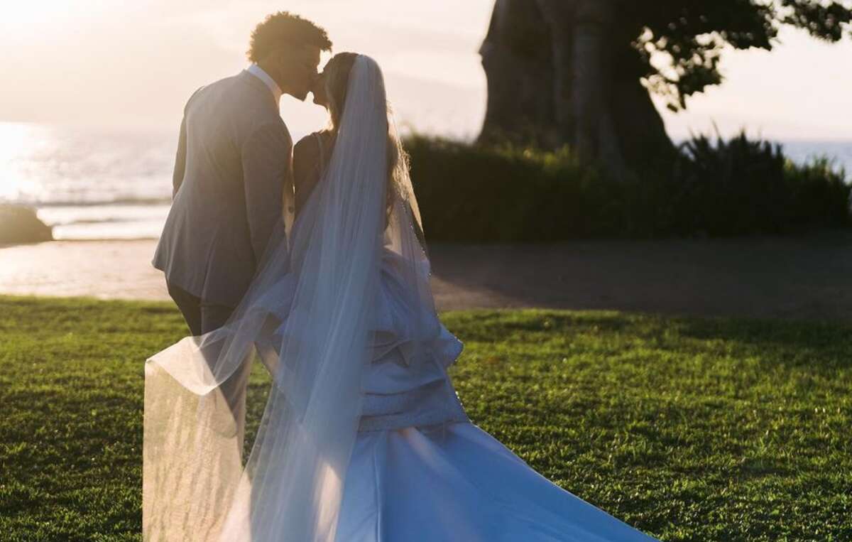 Chiefs QB Patrick Mahomes, fiancee Brittany Matthews get married in Hawaii, Trending