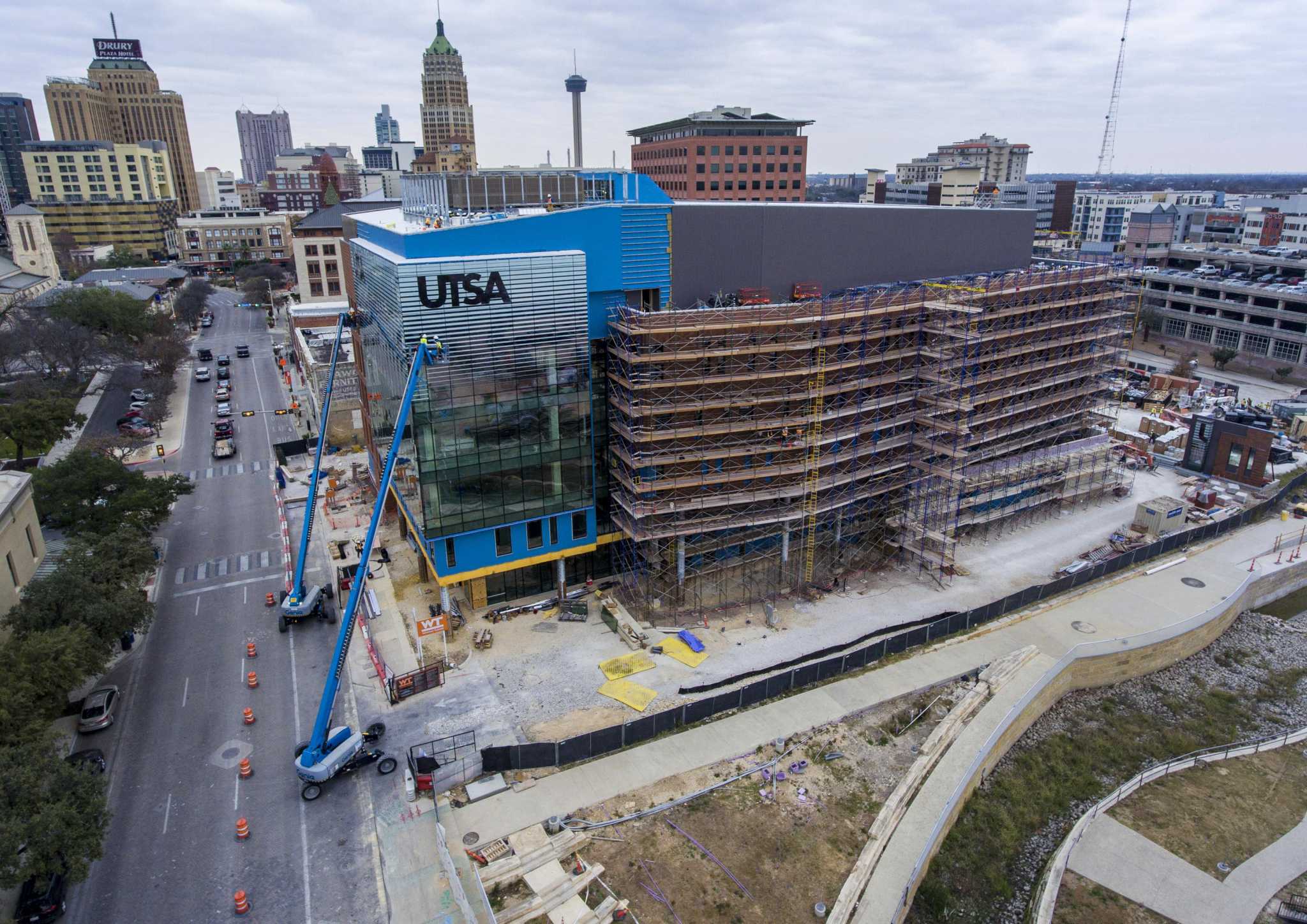 UT San Antonio will get $3M a year to expand free tuition after endowment announcement - Vimarsana News