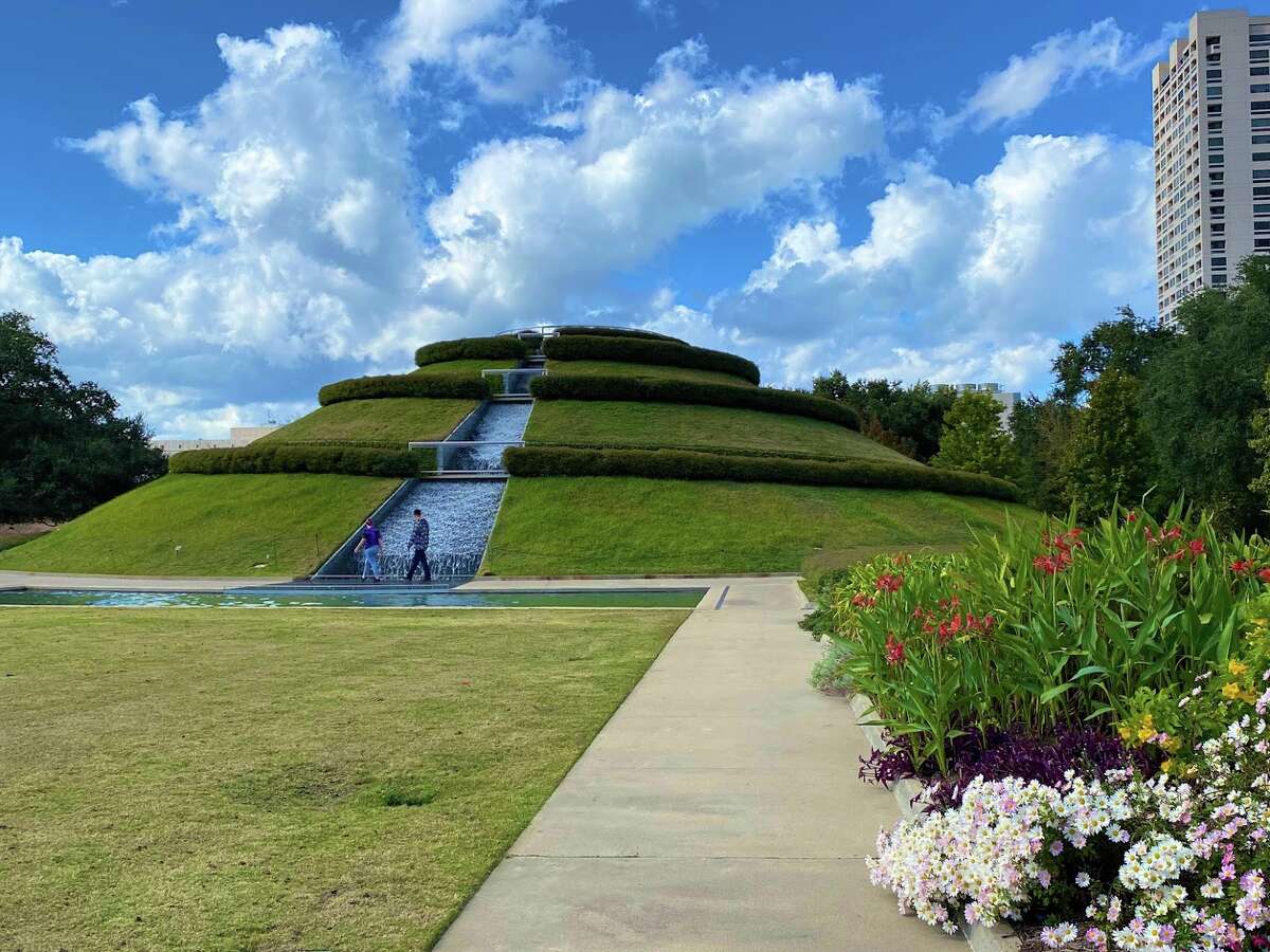 At McGovern Centennial Gardens, walk or jog around beautiful features including fountains, native plant gardens and the 30-foot-tall Mount. 