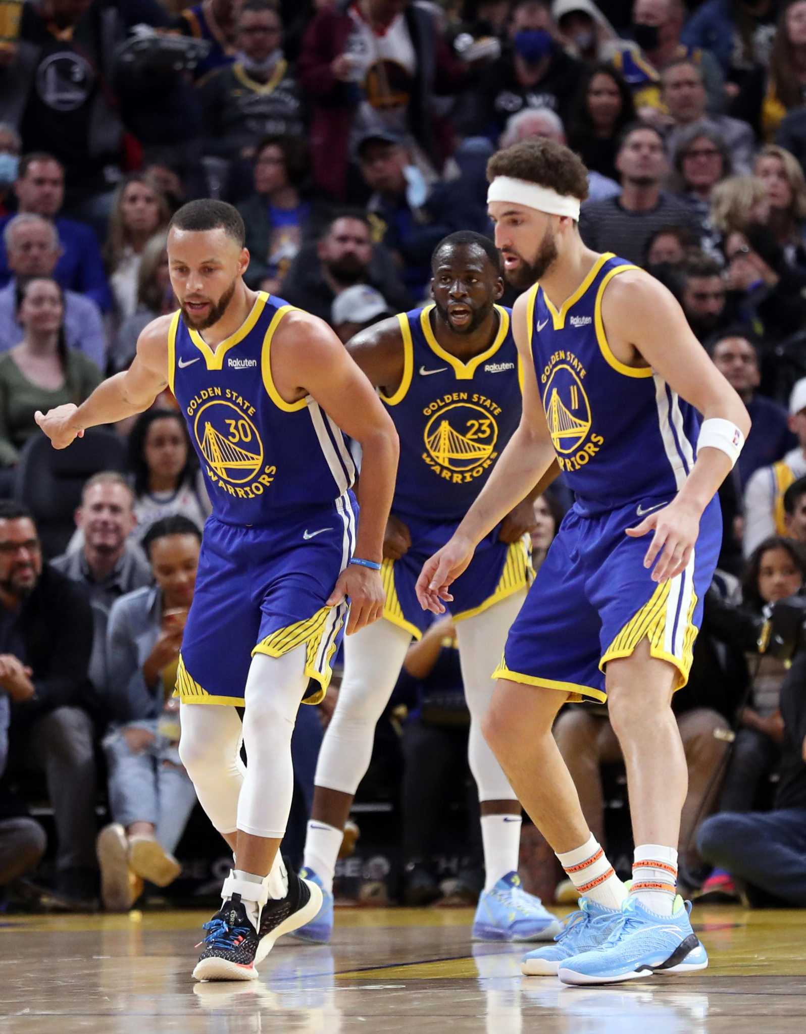 Steph Curry Sizzles, Draymond Green Returns In Warriors’ Victory