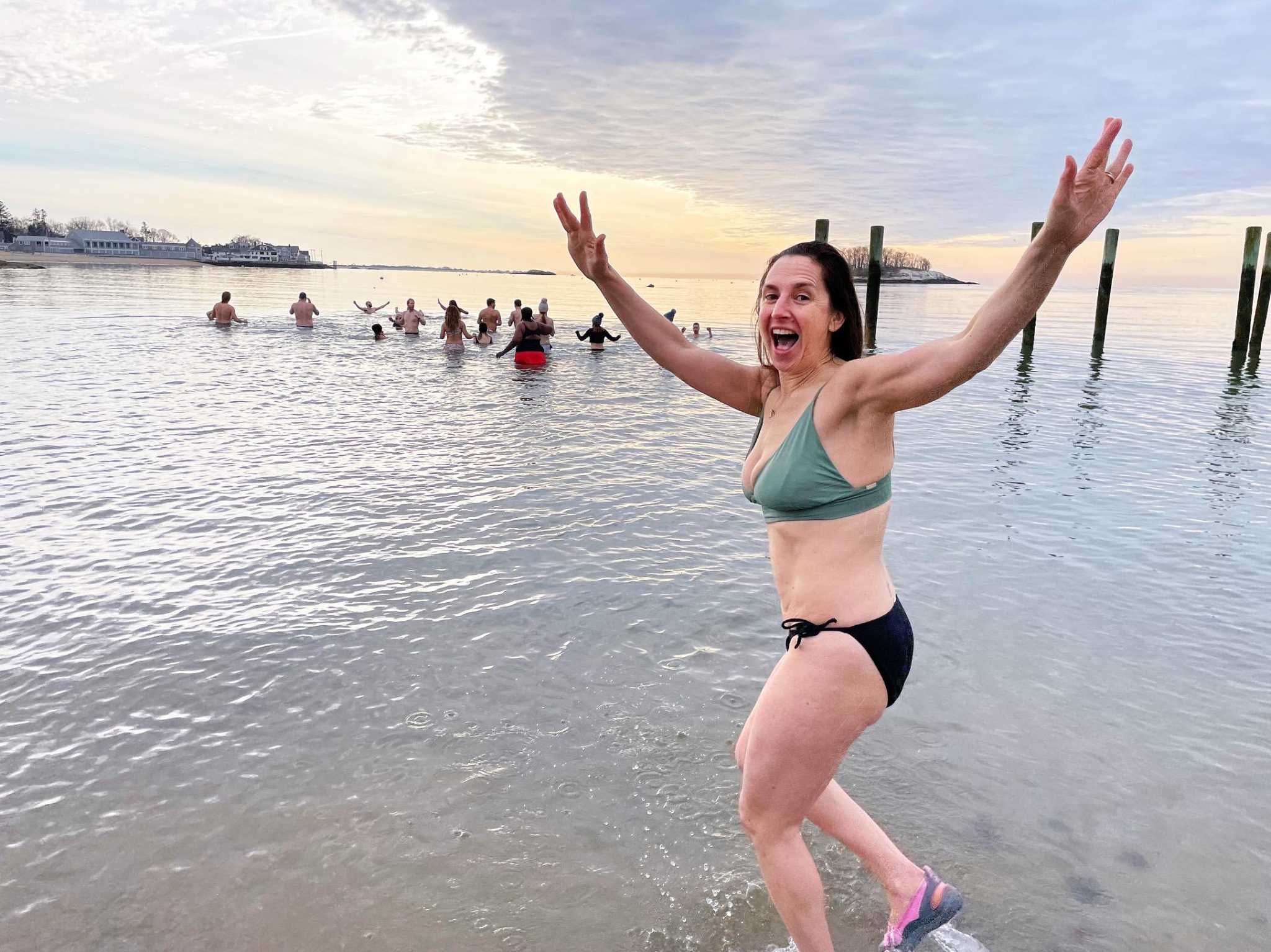Brrrrrr...group takes icy plunge weekly at Madison beach for therapeutic 'cold water immersion' - Vimarsana News