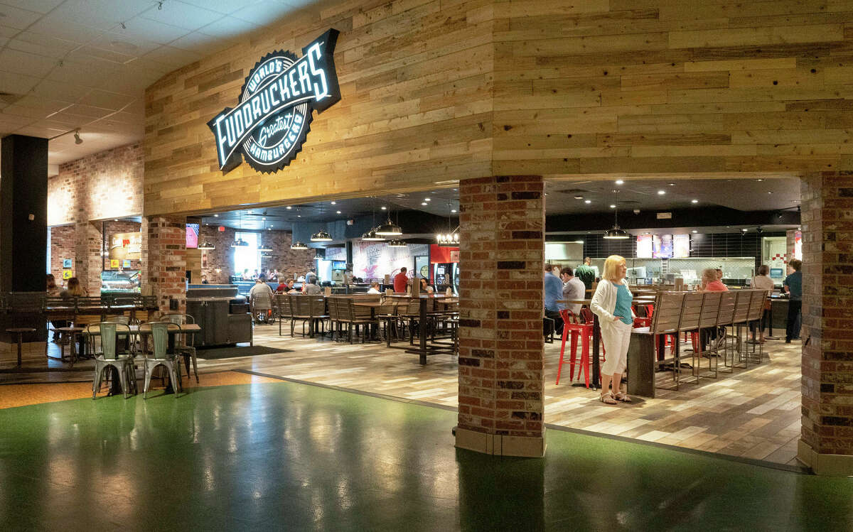 Fuddruckers is opening a new San Antonio location inside North Star Mall.
