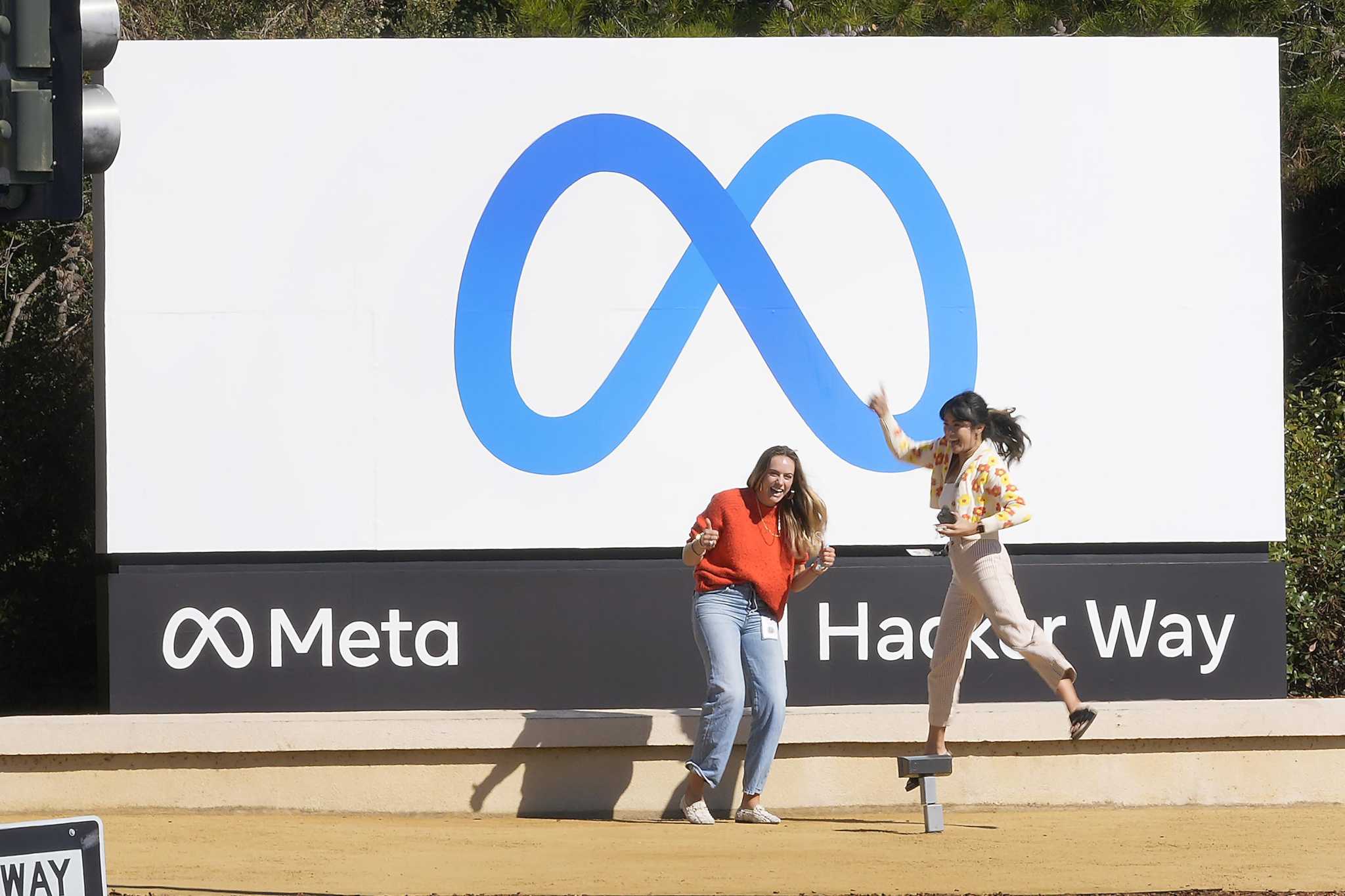 Data shows gender, racial pay gaps persist at larger California companies - Vimarsana News