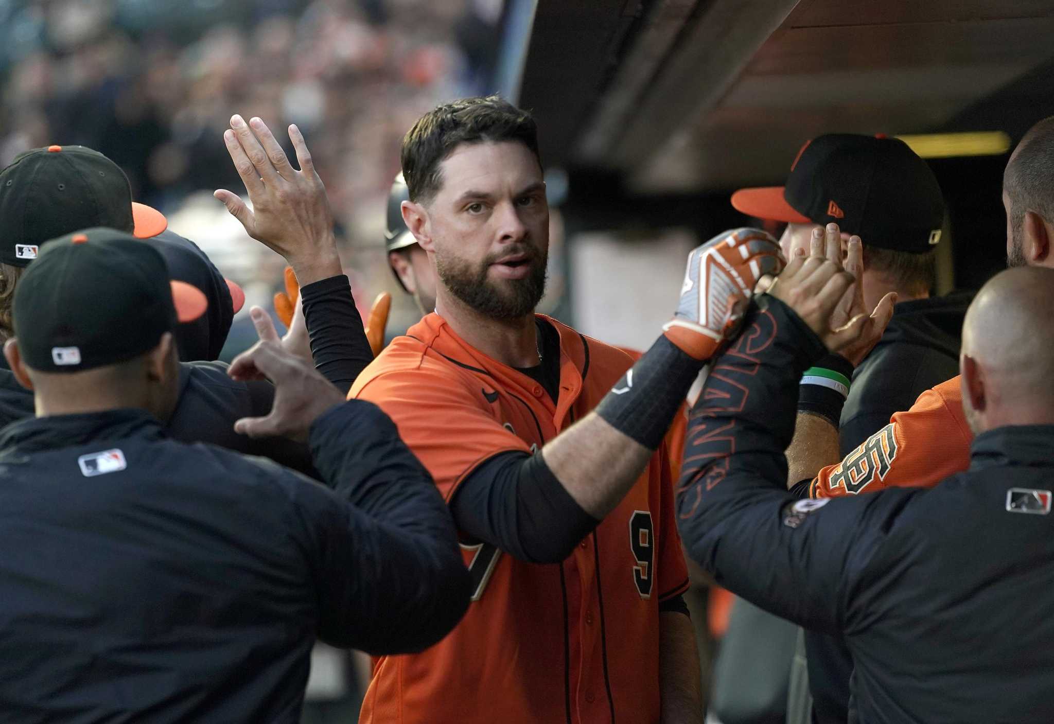 You're the captain now: wear a captain hat like Brandon Belt