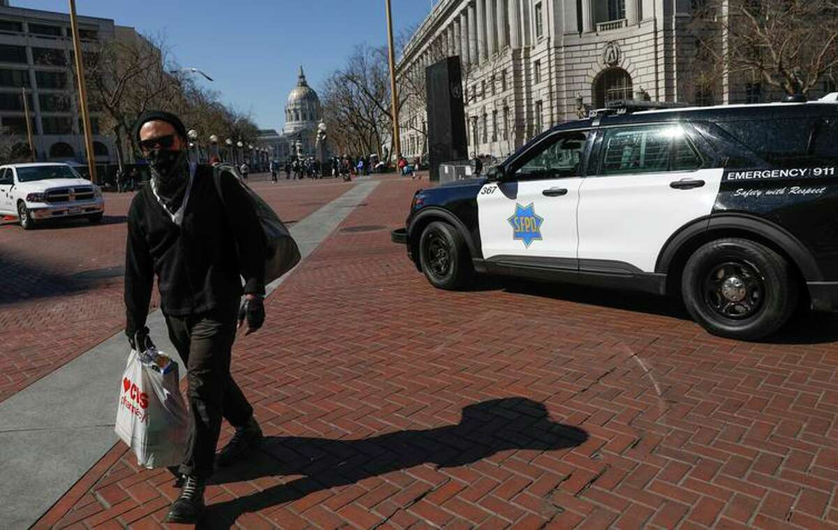 A report says S.F. pays more than other big cities for police who solve comparatively fewer crimes.