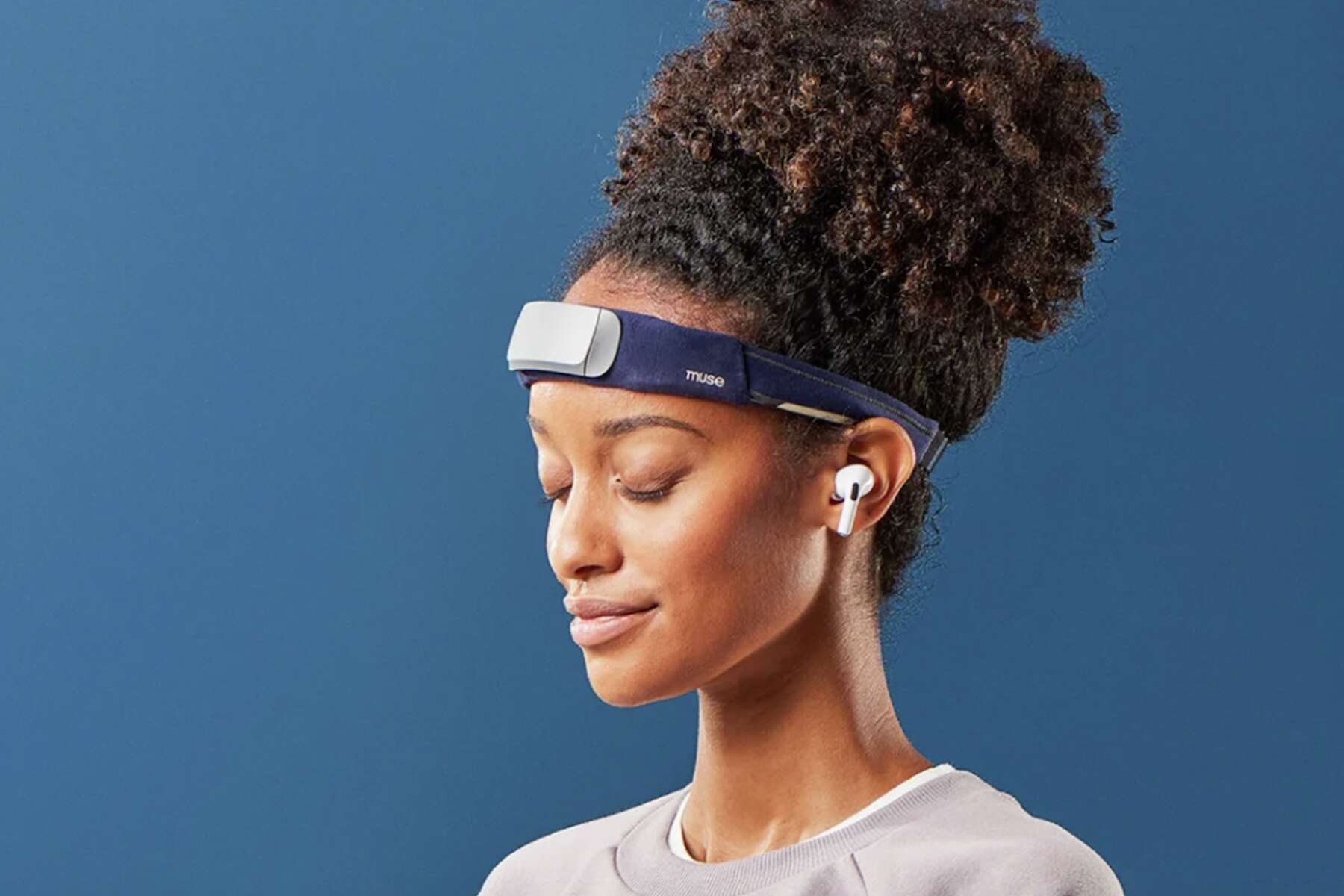 I tried Muse's brain sensing headband, and it's the coolest thing