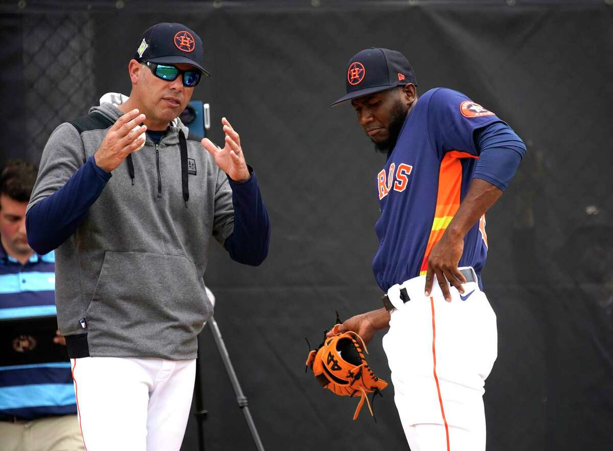 With Carlos Correa in flux, Jeremy Peña is favorite to be Astros shortstop