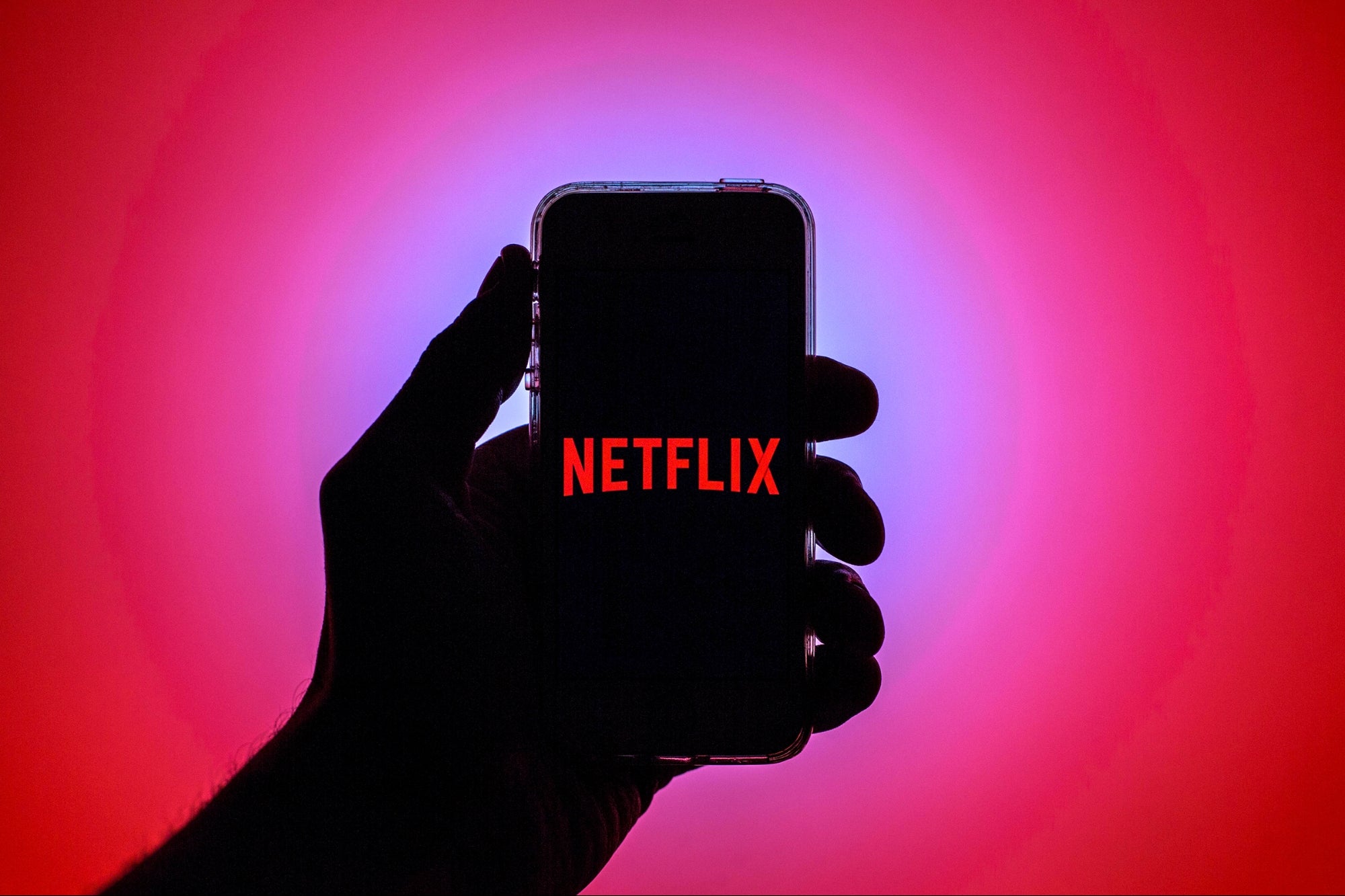 'Milking Us For Every Dollar Spent': Netflix is Cracking Down on Password Sharing With New Fees and Customers Are Not Having It - Vimarsana News
