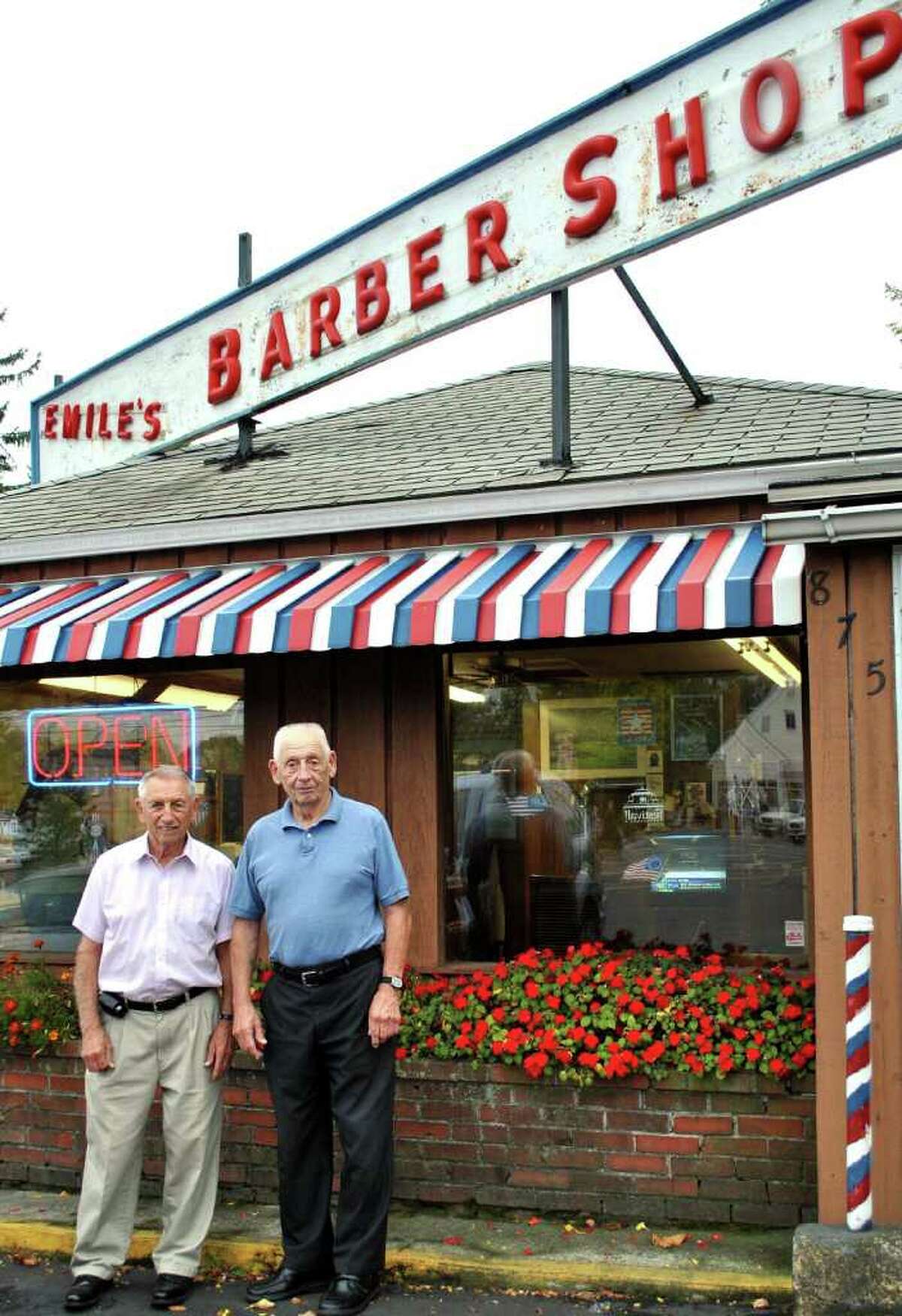 Milford barber closes shop and joins brother's Stratford business