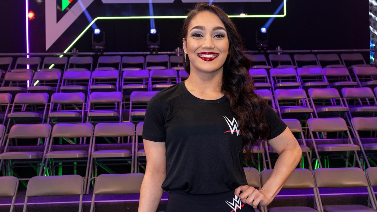 Laredo wrestler Carla Gonzalez signs with WWE - Vimarsana News