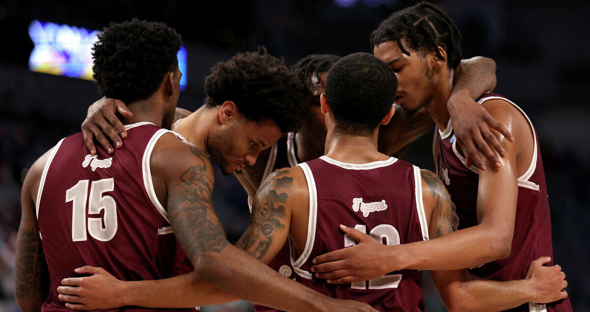 The Texas Southern Tigers huddles during the second half against the Kansas Jayhawks in the first round of the 2022 NCAA Men's Basketball Tournament at Dickies Arena on March 17, 2022 in Fort Worth, Texas. (Photo by Ron Jenkins/Getty Images)