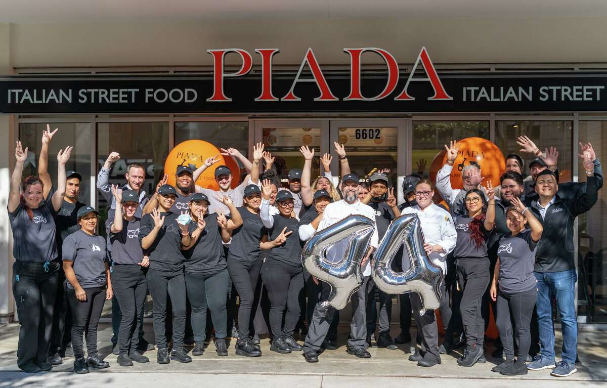 Italian fast-casual restaurant Piada opened up the doors to its newest location on Saturday, March 12, with the first of two VIP Grand Opening events. Located in the Houston Medical Center at 6602 Fannin St., this location marks the ninth Piada restaurant to be opened in Texas.