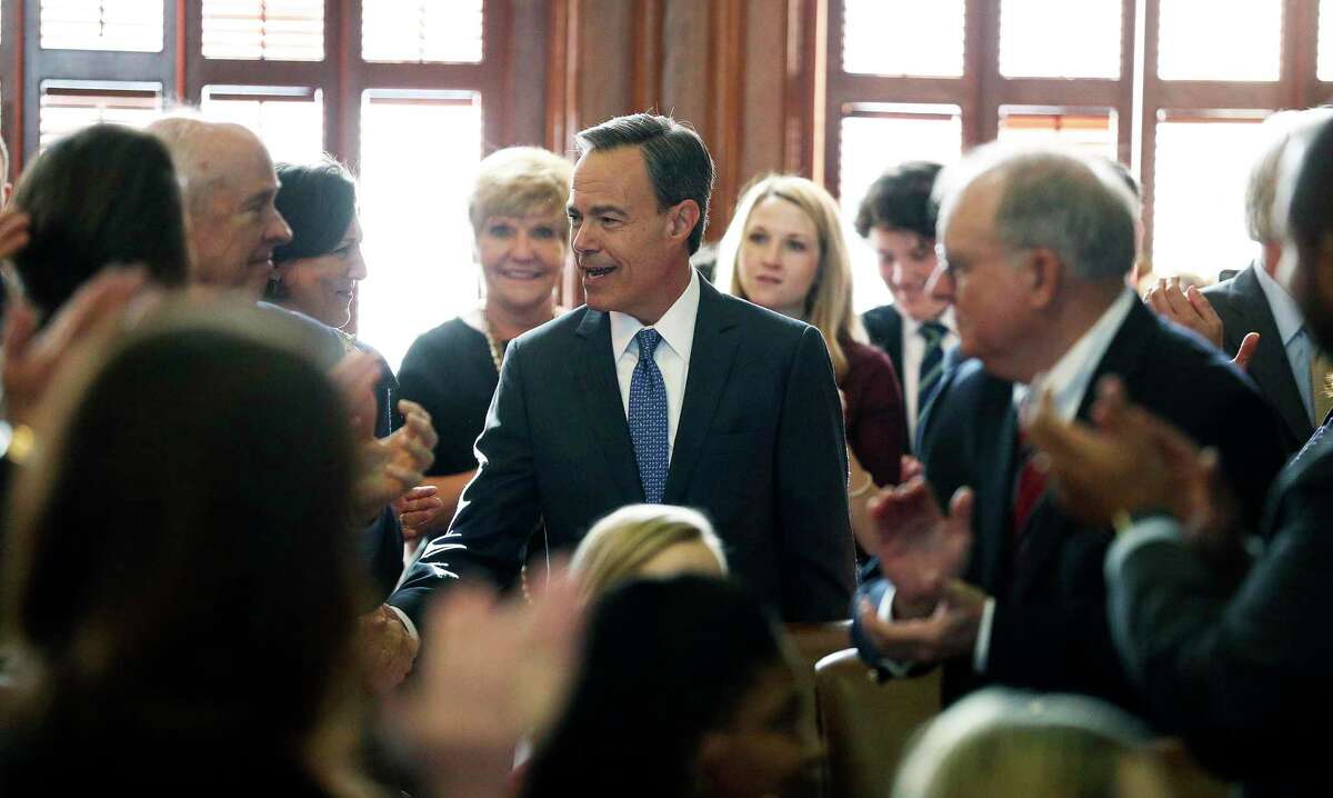 Joe Straus acccepts congratulations after being voted the Speaker as the 85th Texas Legislative session opens in Austin on January, 10, 2017.