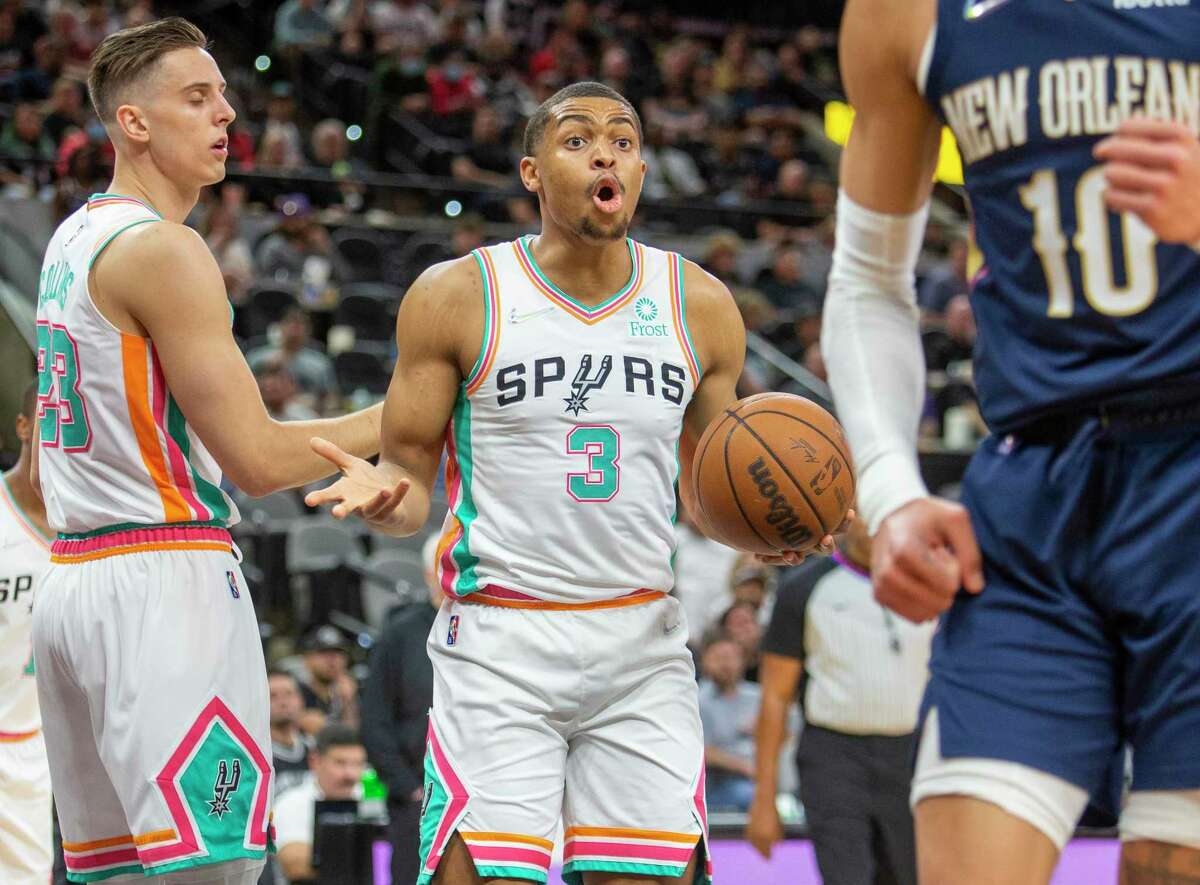 San Antonio Spurs forward Keldon Johnson (3) reacts Friday night, March 18, 2022 to a foul call during the first half of the Spurs' 124-91 loss to the Pelicans.