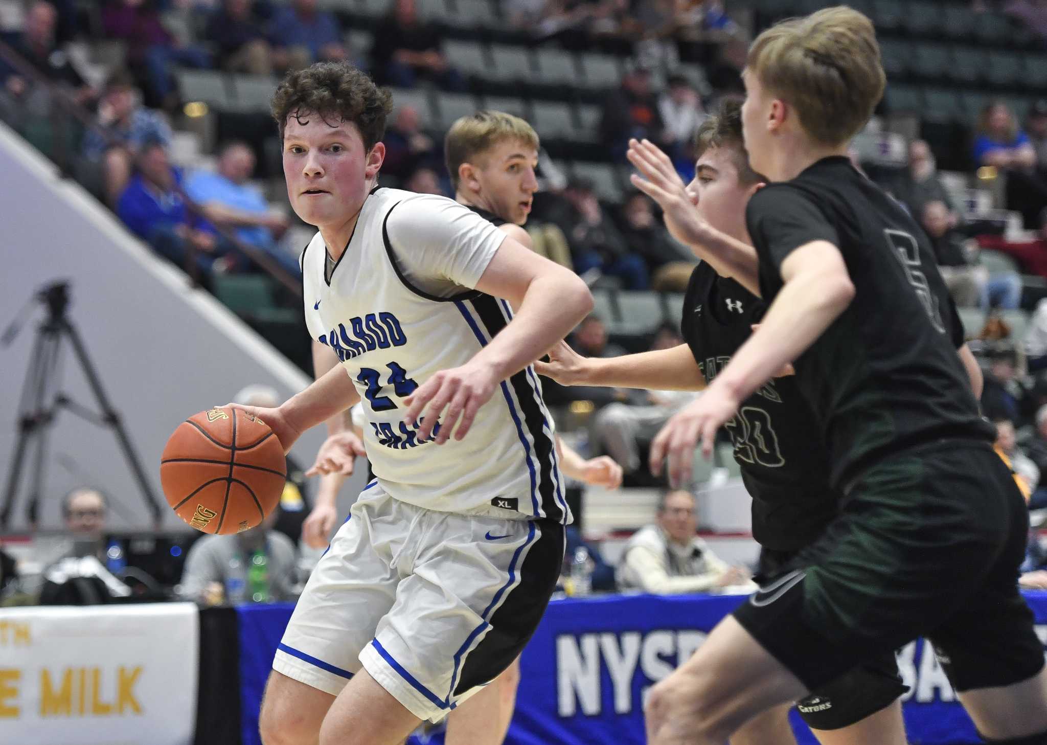 Ichabod Crane boys' basketball wins, advances to Class B state final