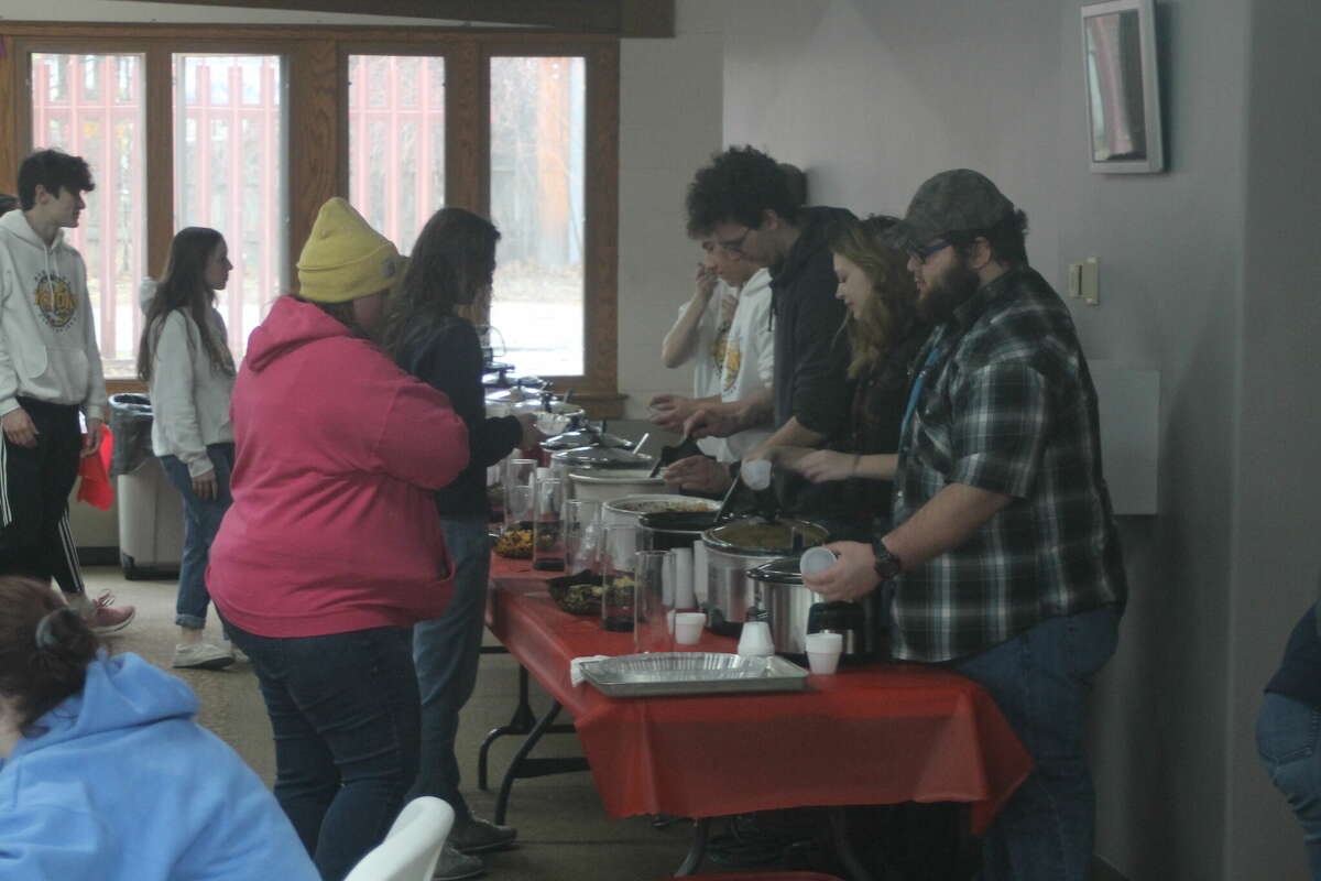 The Manistee High School Grad Bash Committee held a chili cook-off fundraiser at United Methodist Church on Saturday.