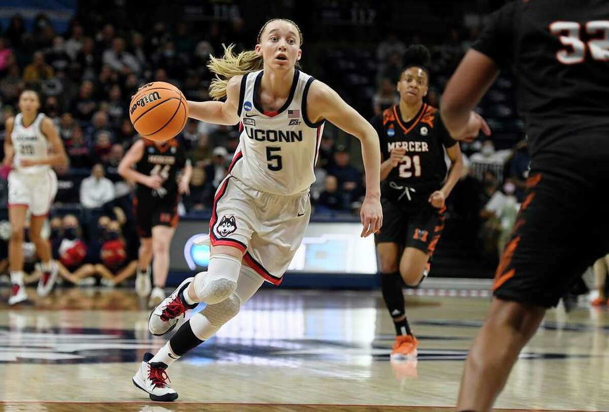 UConn’s Paige Bueckers, last season’s national player of the year, drives to the basket against Mercer. She had 12 points.