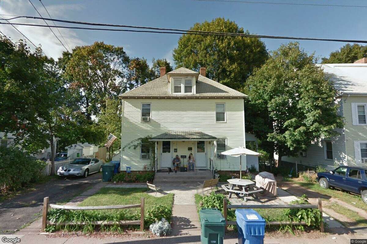 Duplex sells for 195,000 in Manchester