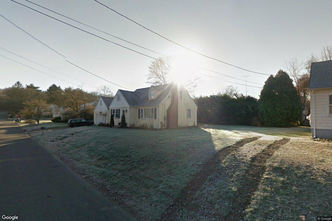 Singlefamily house sells in Trumbull for 377,000