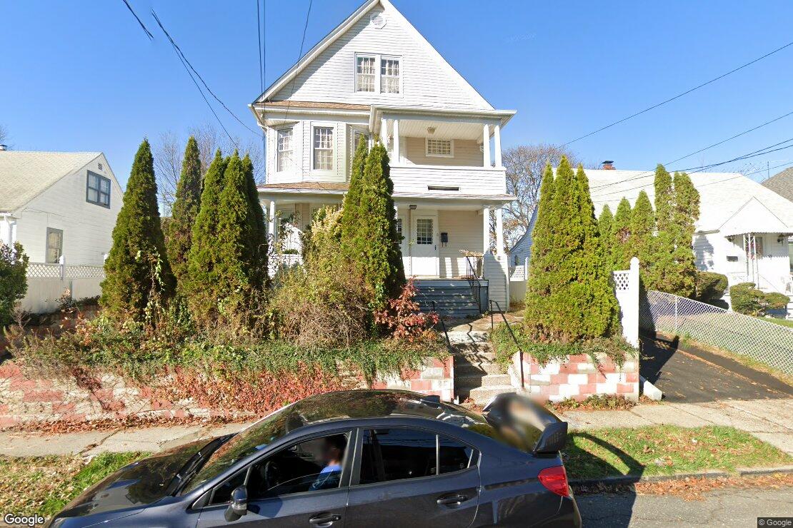 Duplex in Bridgeport transfers ownership