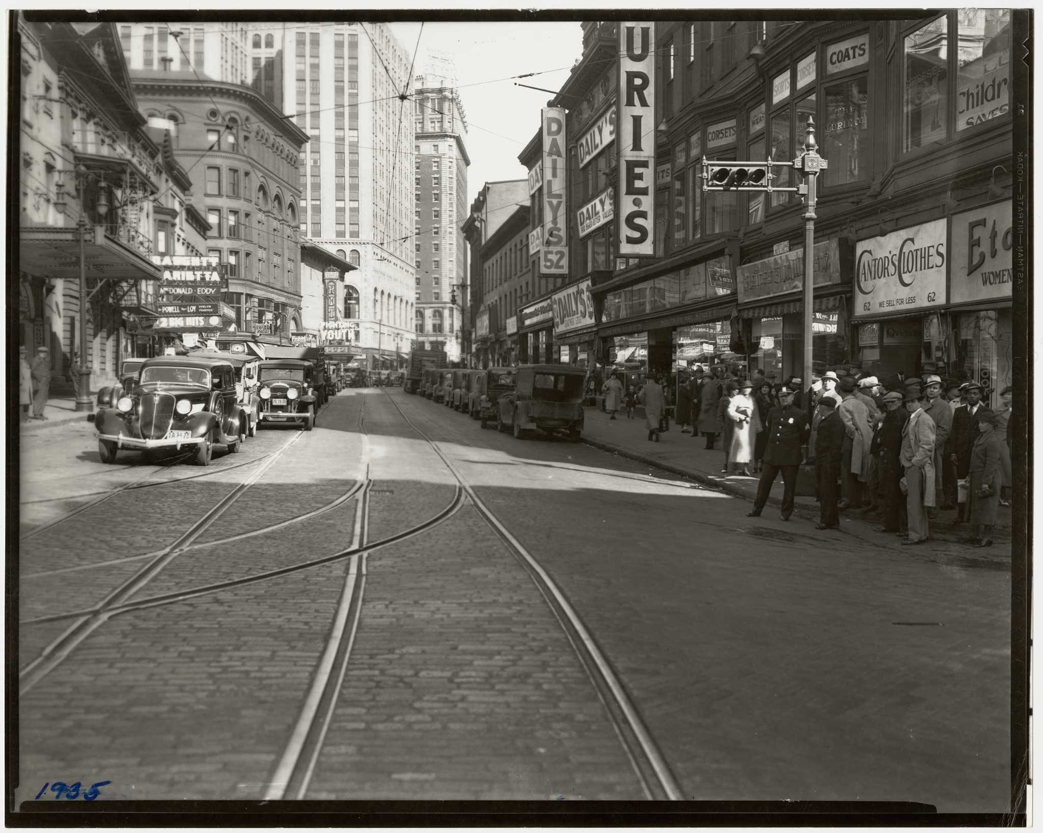 Albany's Pearl Street, a once-humming cityscape, struggles to thrive - Vimarsana News