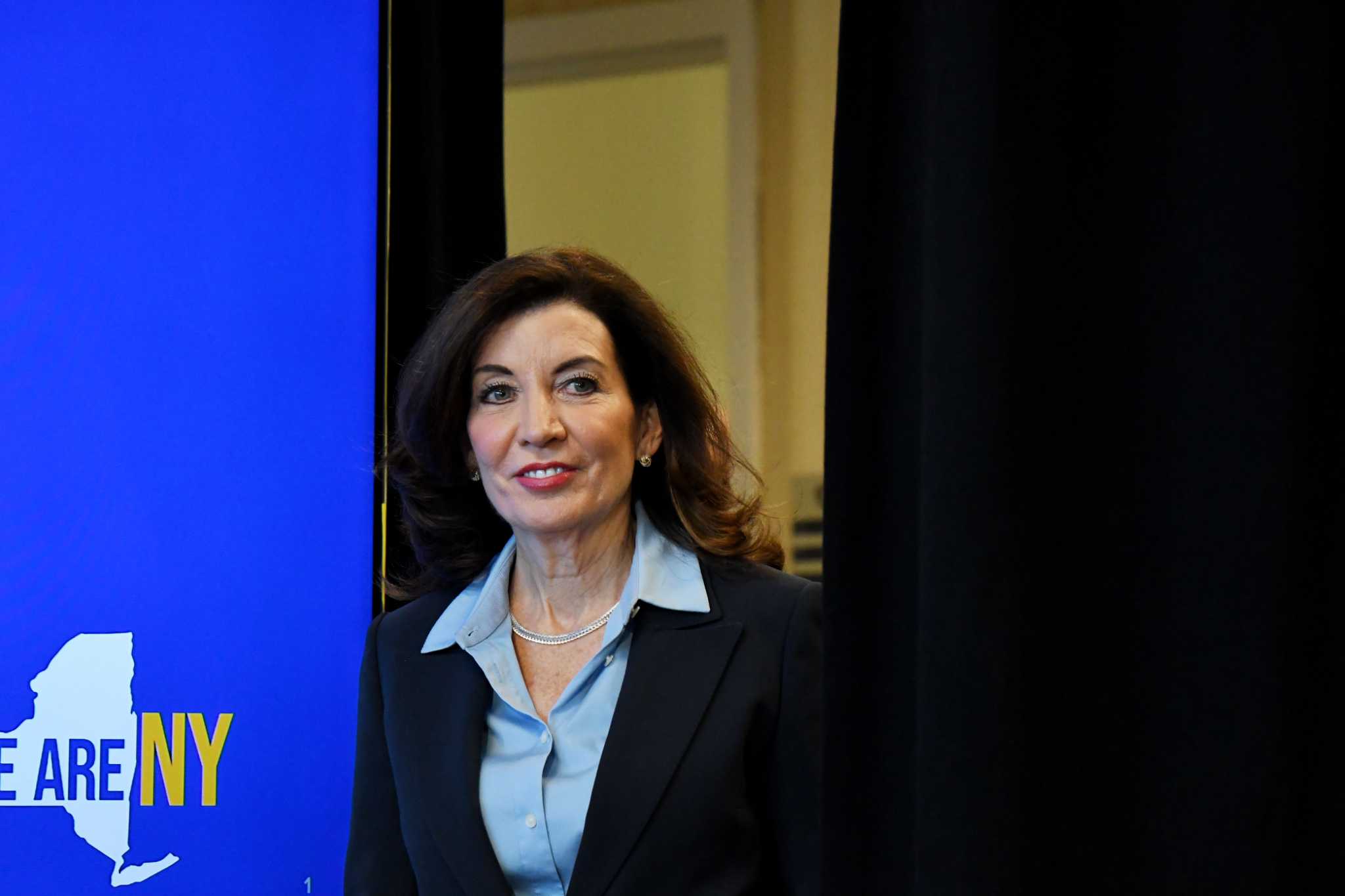 NY Gov. Kathy Hochul, husband took in Buffalo Bills playoff game from  state's suite - Gothamist