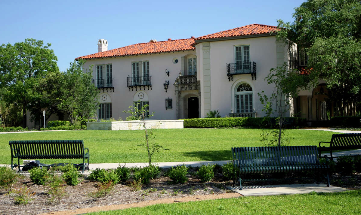 The Landa Branch Library is seen in 2008. Dozens of swastikas are hiding in plain sight at the library. The symbols are on small tiles just above eye level on every column on the arcade porch at the Monte Vista estate that once belonged to one of San Antonio’s most influential Jewish women. 