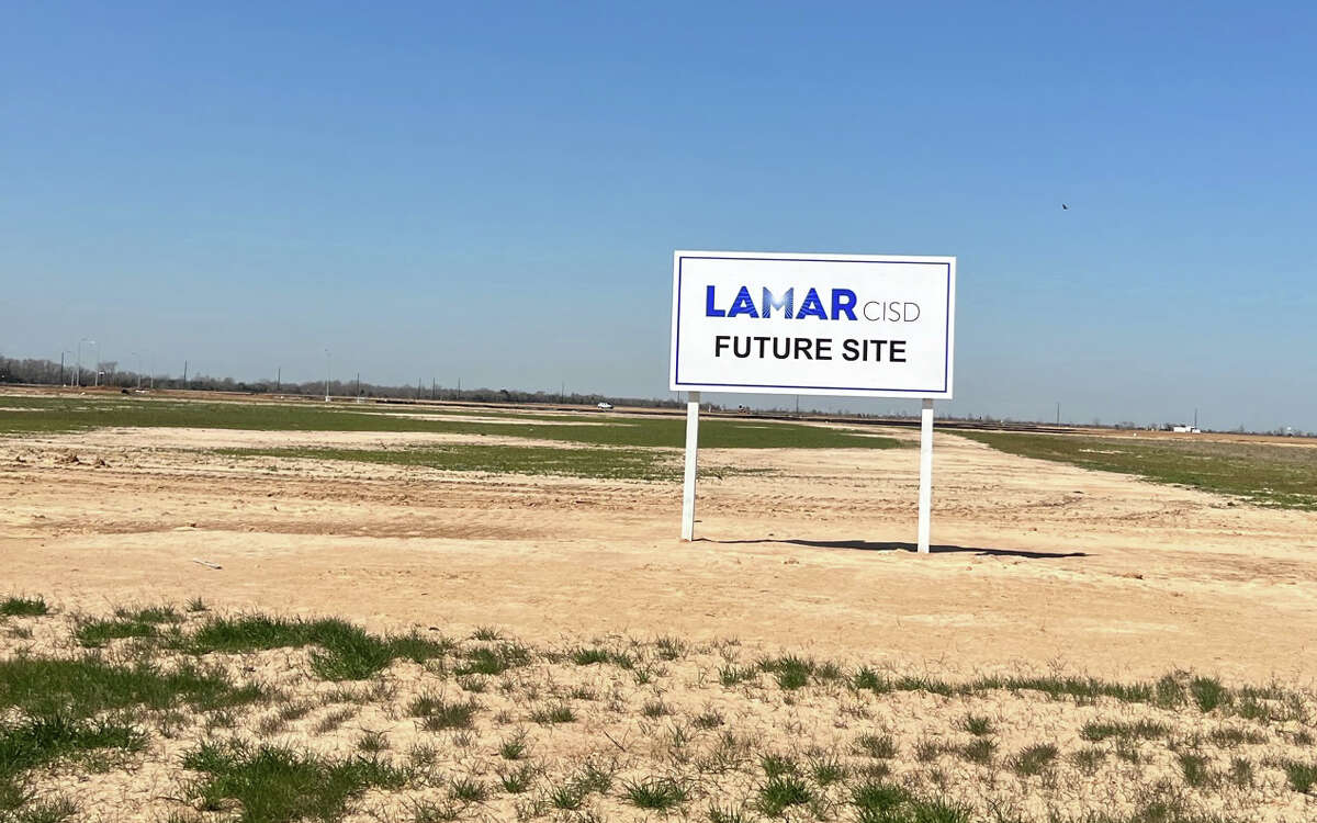 Lamar Consolidated ISD has purchased land along Fulshear Bend Drive in Cross Creek Ranch from Johnson Development as the site of a new elementay school.