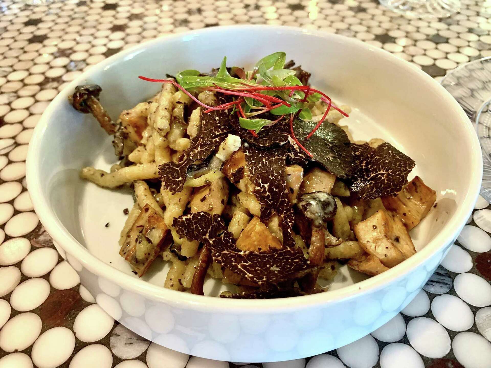 Alison Cook: Concura, a stylish Italian restaurant near River Oaks, dares  to be different