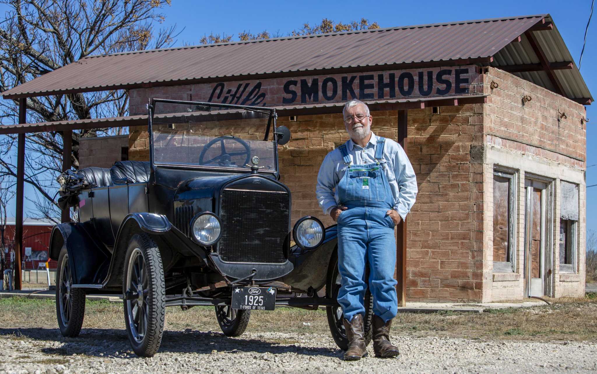 San Antonio man loves his classic Ford Model T for the joy it brings to onlookers in Texas Hill Country and city drives - Vimarsana News