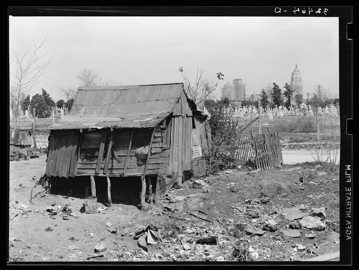 The March 1939 photo shows a home, described by photographer Russell Lee as a