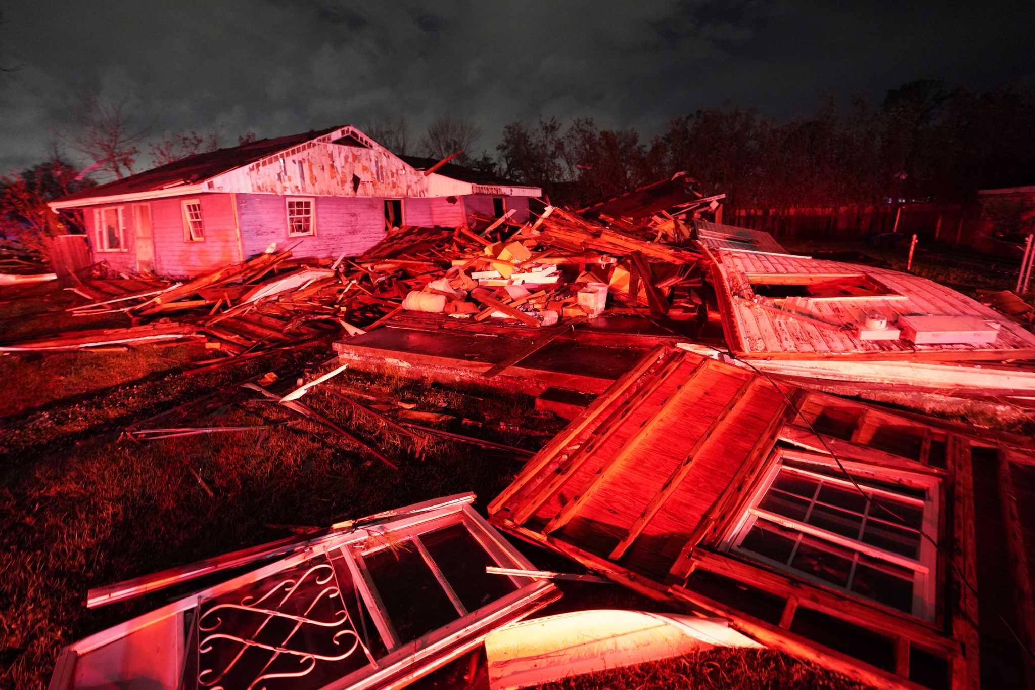 Girl survives tornado that dropped house onto street - Vimarsana News