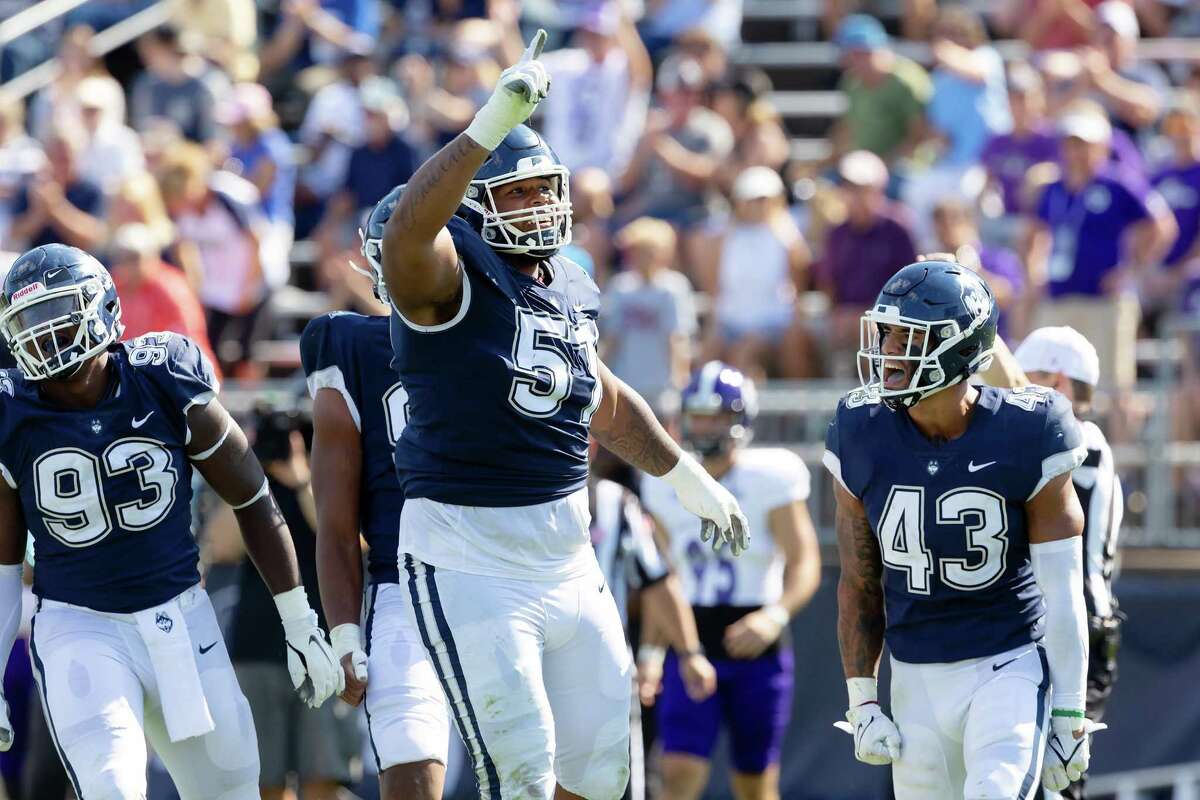 UConn defensive lineman Travis Jones selected by Baltimore Ravens in third  round of NFL Draft - The UConn Blog