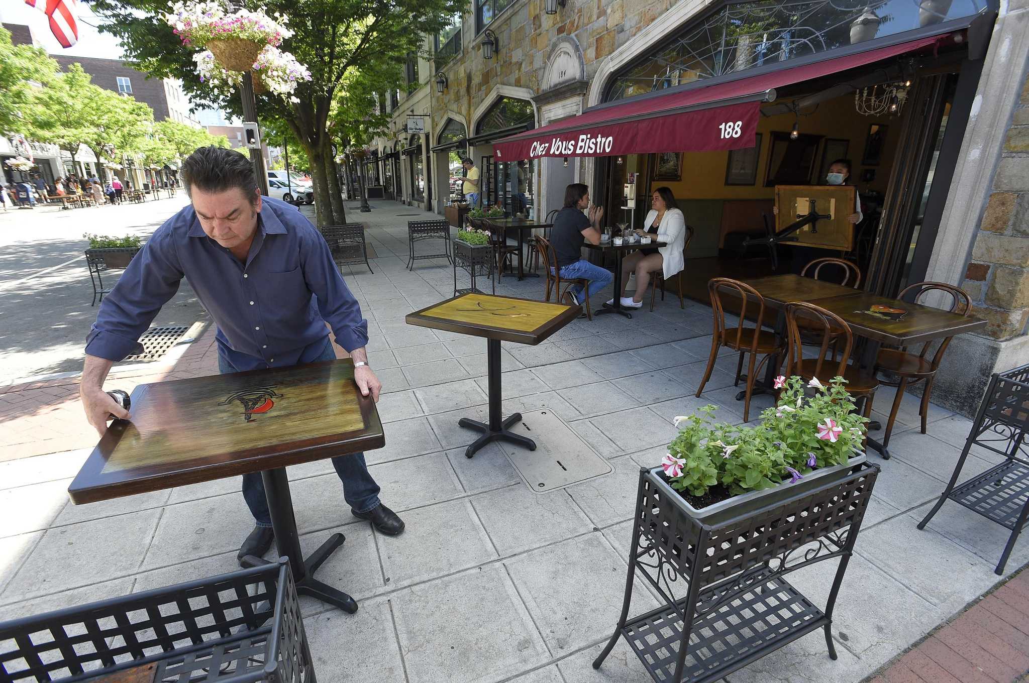 CT state Senate approves extension of outdoor dining until end of April ...