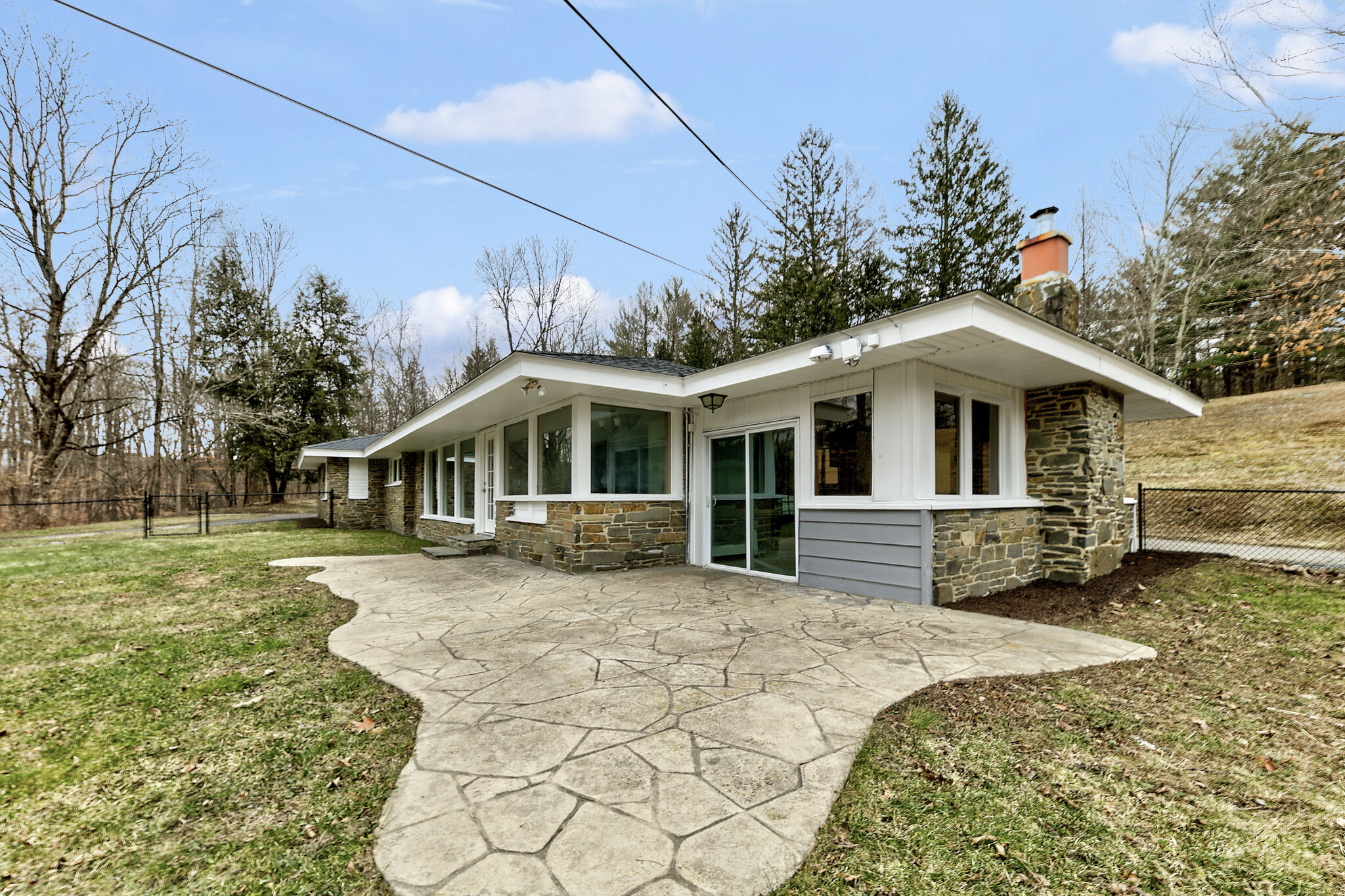 House of the Week: Ranch in Nassau House of the Week: Ranch in Nassau