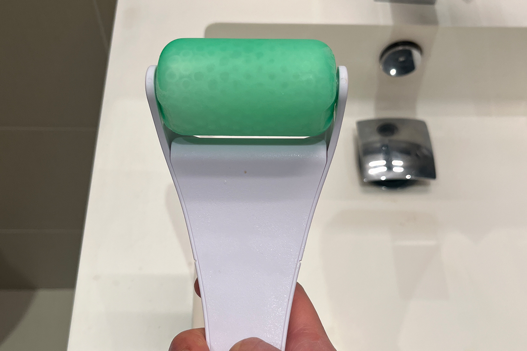 Does this highly-rated ice roller really work? - Vimarsana News
