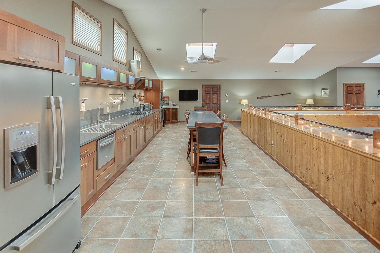 0,000 house on Lake Glenn Shoals boasts huge kitchen, second floor