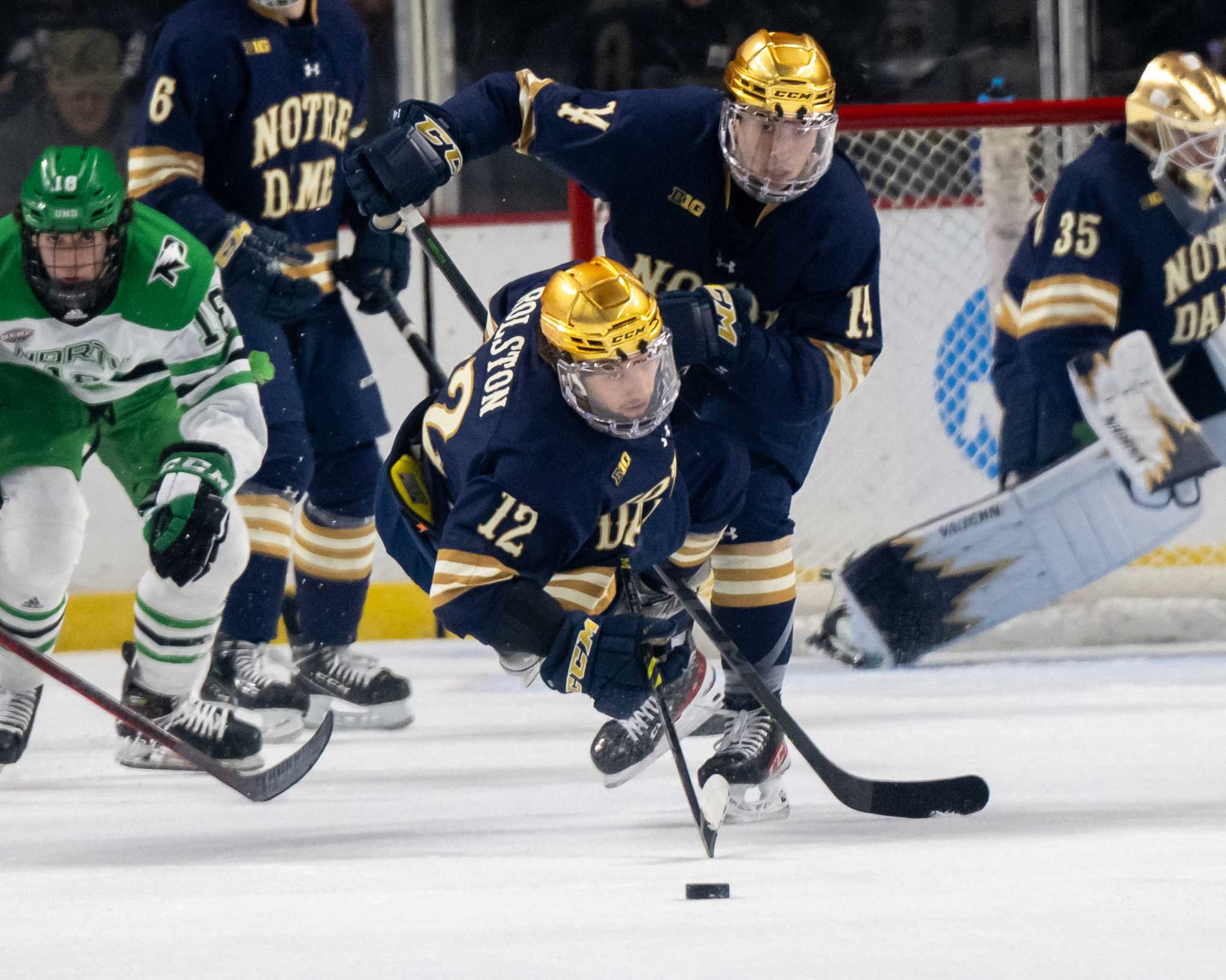 Notre Dame hockey team slips past North Dakota in NCAA Tournament