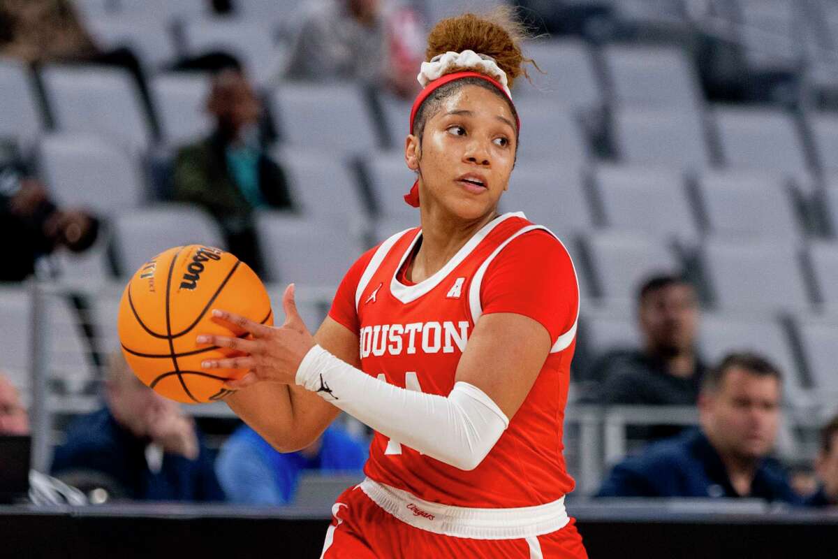 Laila Blair led Houston with 12 points as the Cougars won their AAC tournament opener Tuesday.