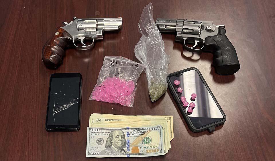 Police: Firearm, BB gun, crack cocaine found during Bridgeport arrests - Vimarsana News