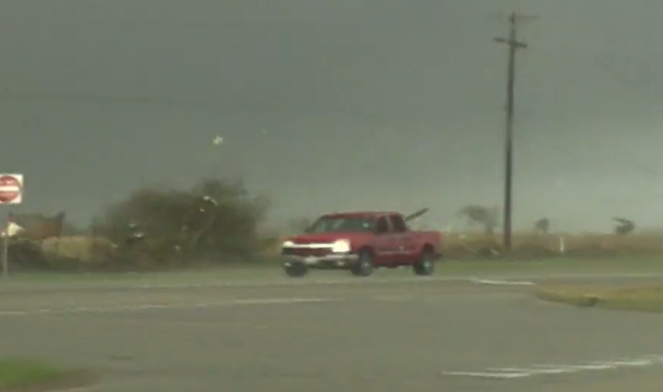 Teen from viral tornado dealership to get new truck from North Texas dealership - Vimarsana News
