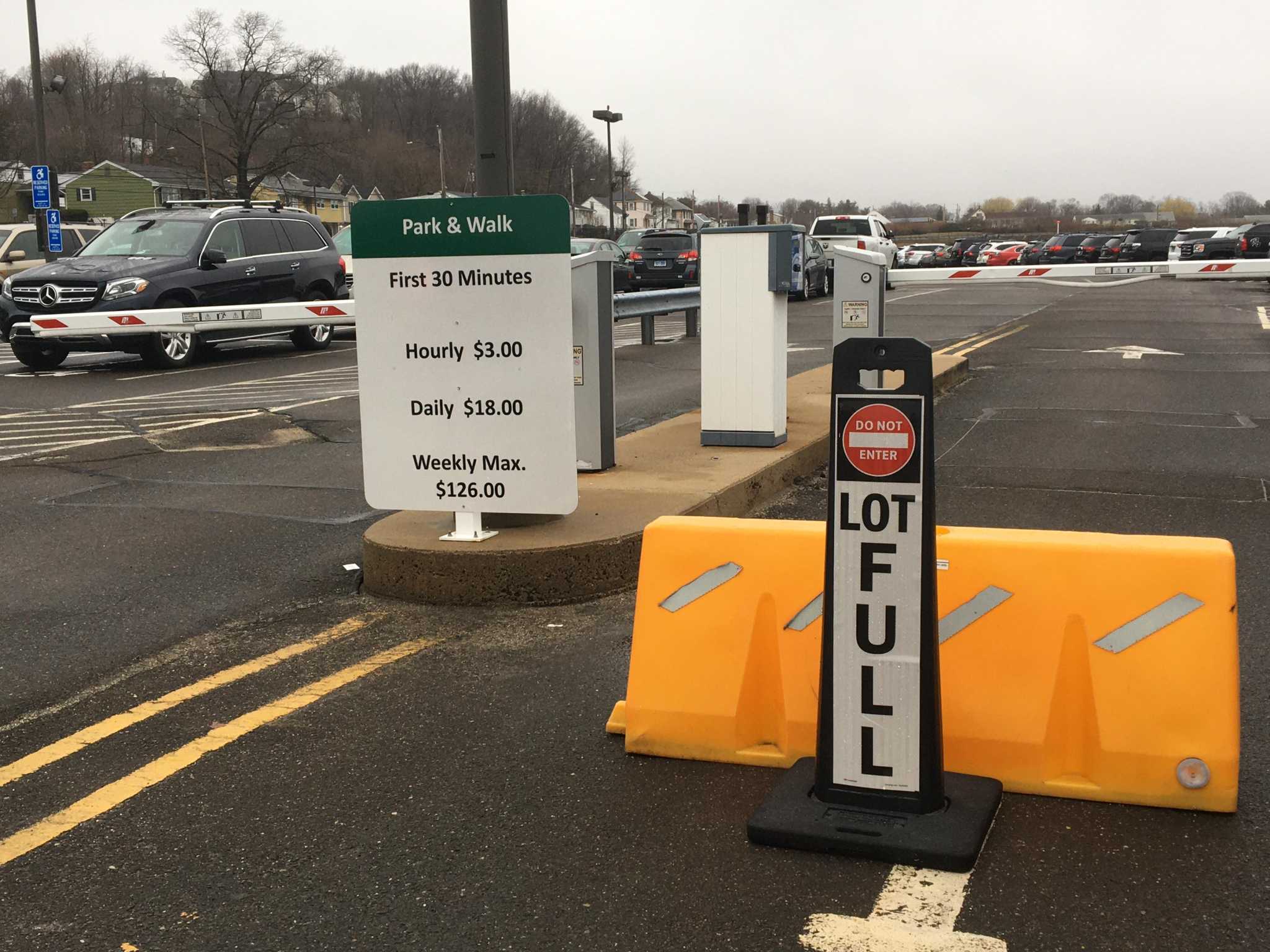 Tweed New Haven Airport Eyes More Parking After Holiday Shortfall