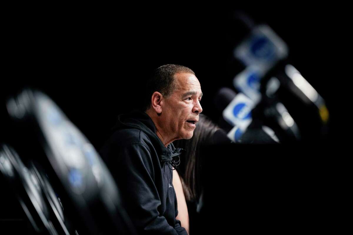Houston head coach Kelvin Sampson speaks during a news conference leading up to the NCAA South Region men’s basketball final against Villanova Friday, March 25, 2022 in San Antonio.