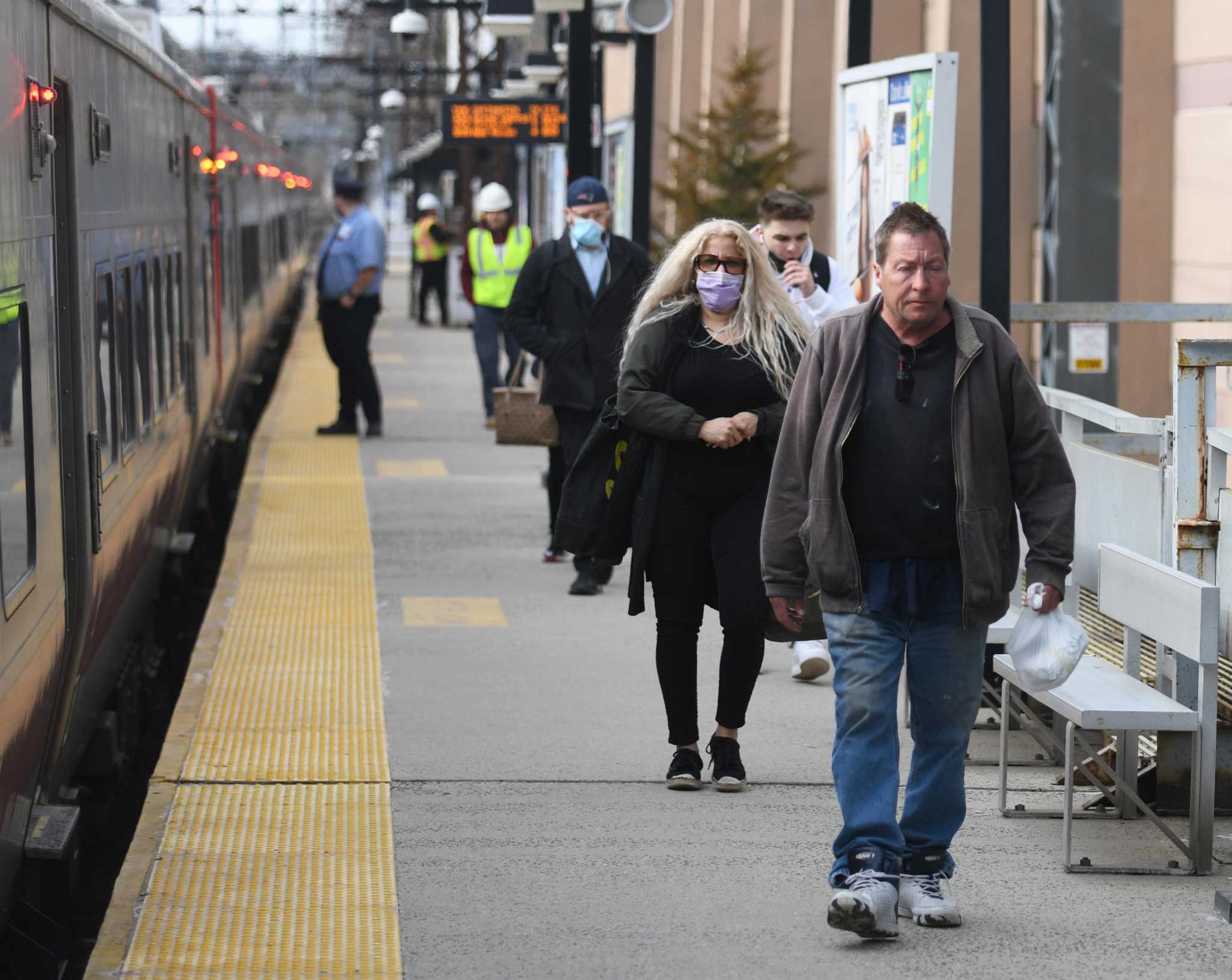 How COVID surges impact Connecticut train ridership - Vimarsana News