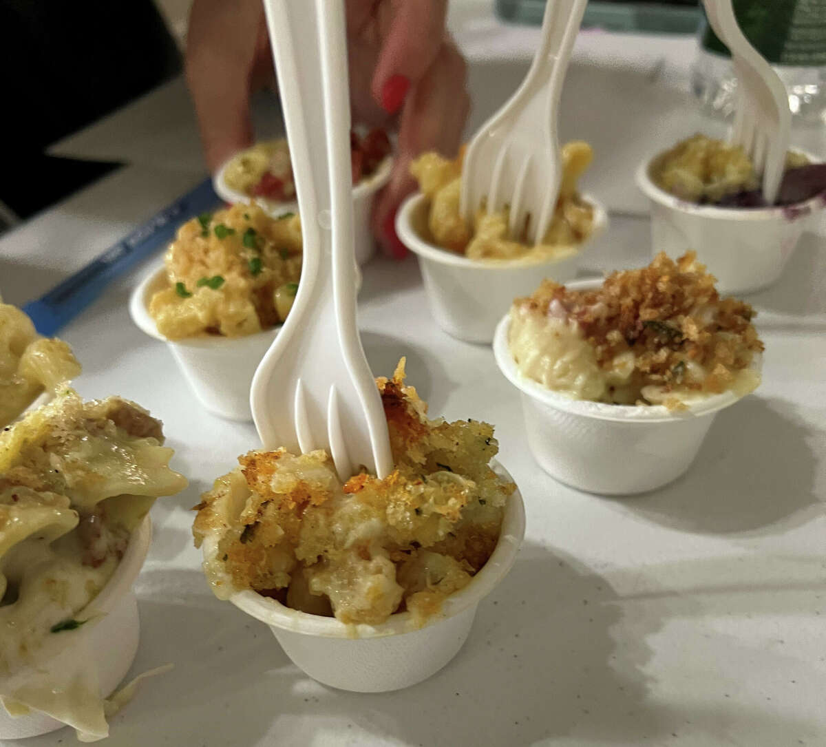 MacnCheese Bowl draws thousands to Cohoes, Druthers wins big